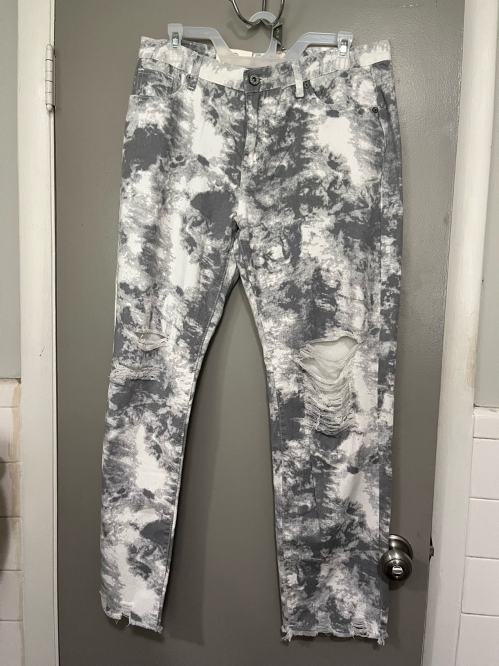 Umgee Gray & White Tie-Dye Denim Shorts (waist 15inches)
